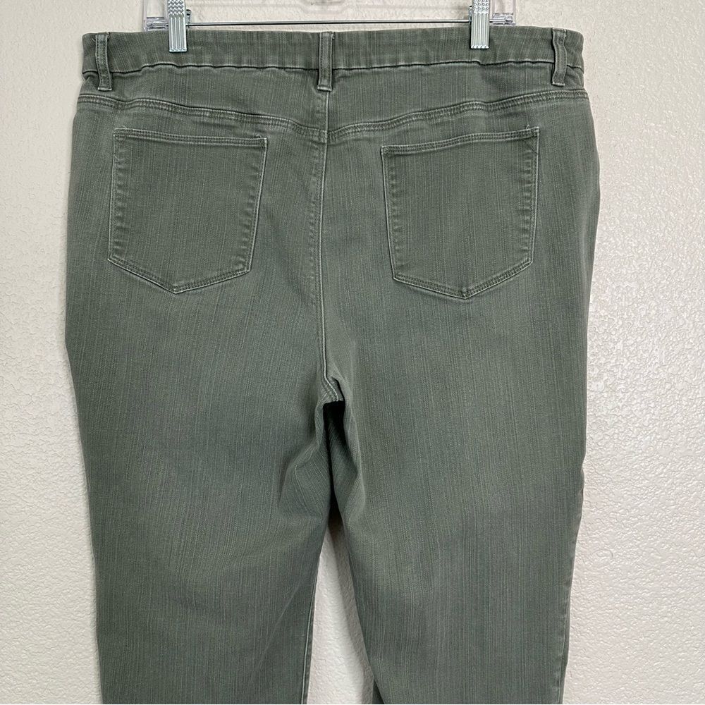 Chico’s Denim Reed Green Capri Jeans, Size 16 - Picture 6 of 12